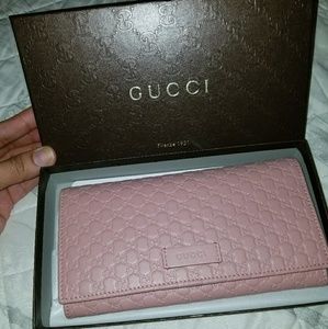 Authentic Gucci Continental Leather wallet
